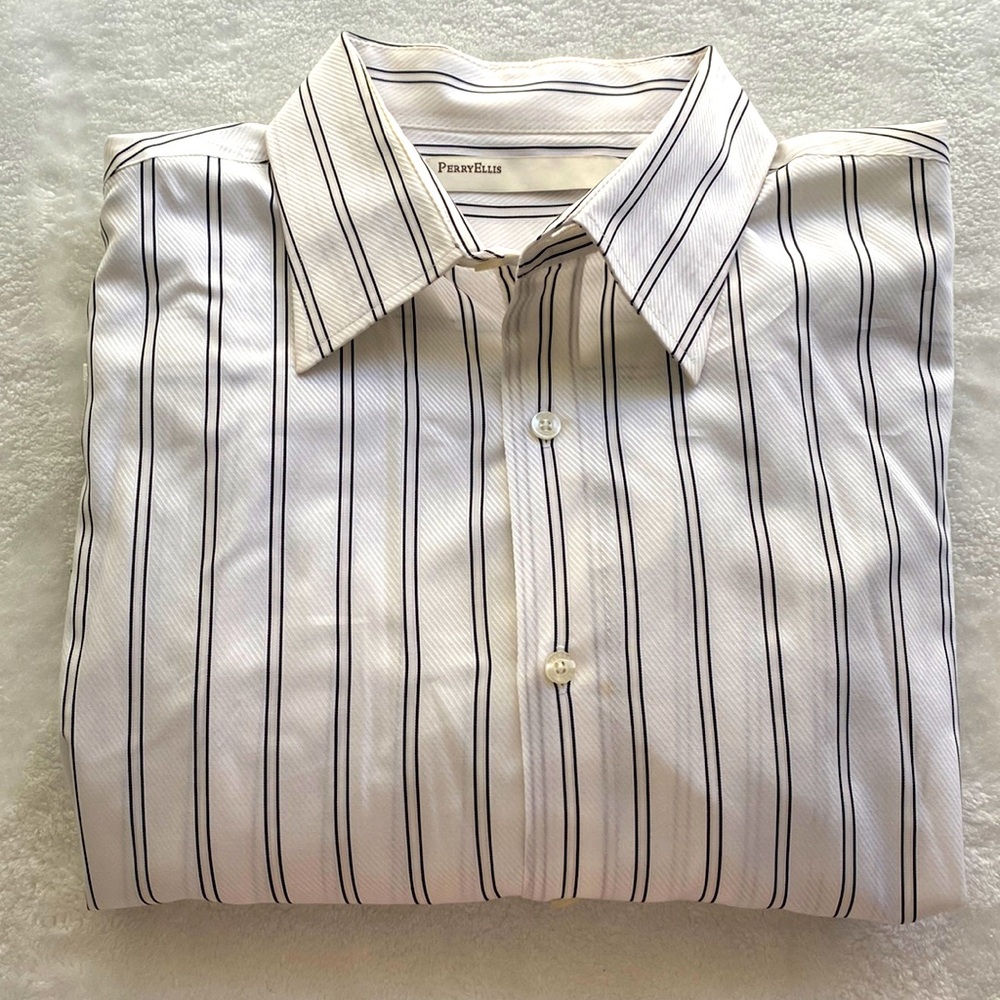 Perry Ellis Men’s Long Sleeve Dress Shirt